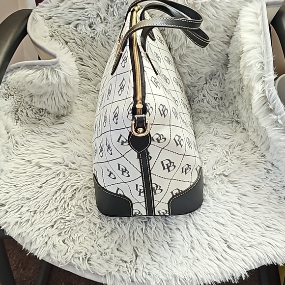 Handbag - Picture 4 of 8